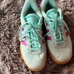 adidas Women’s Mint Green Sneakers with Pink Stripes